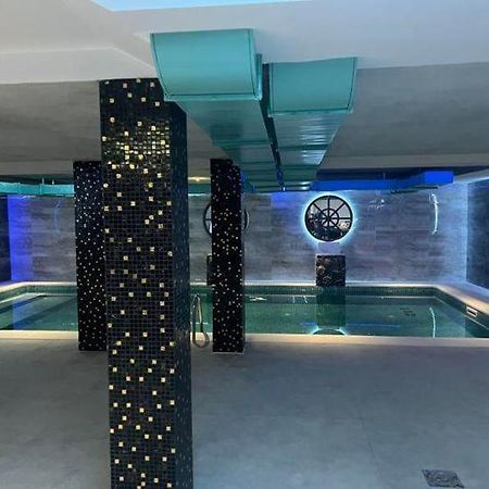 Hn Lux & Spa Veliko Gradiste Bagian luar foto