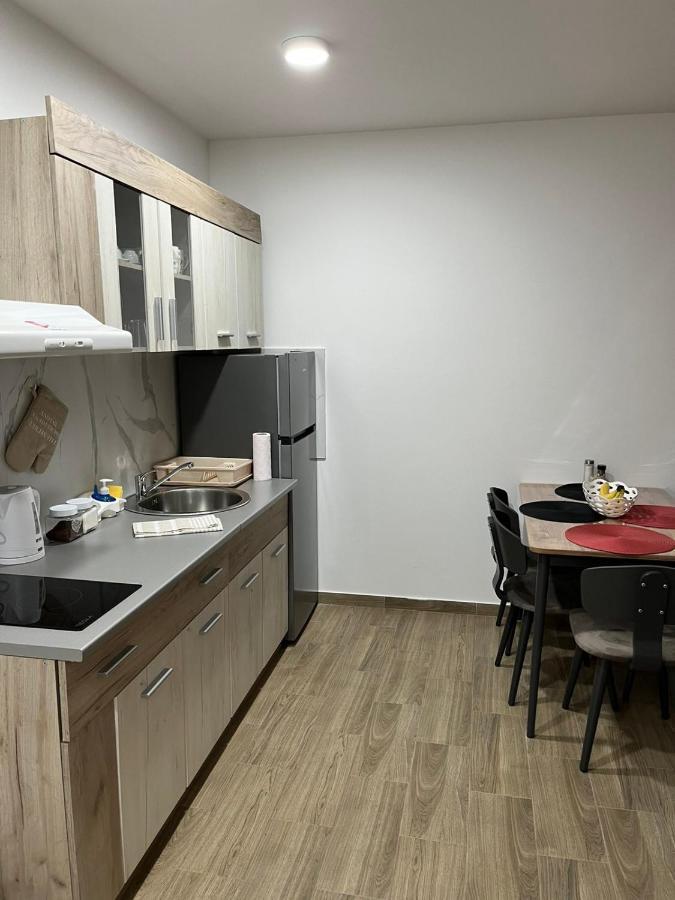 Hn Lux & Spa Veliko Gradiste Bagian luar foto