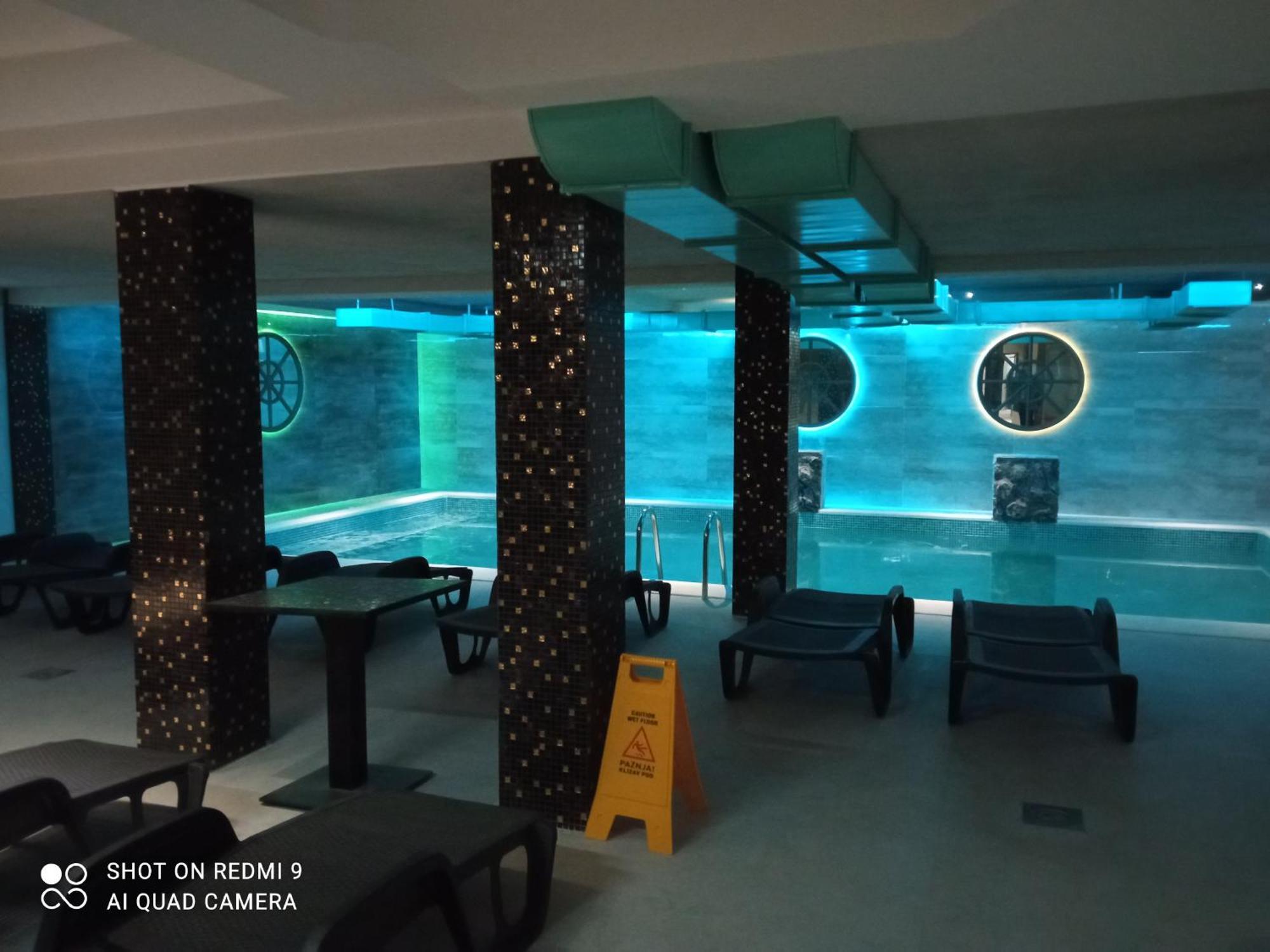 Hn Lux & Spa Veliko Gradiste Bagian luar foto
