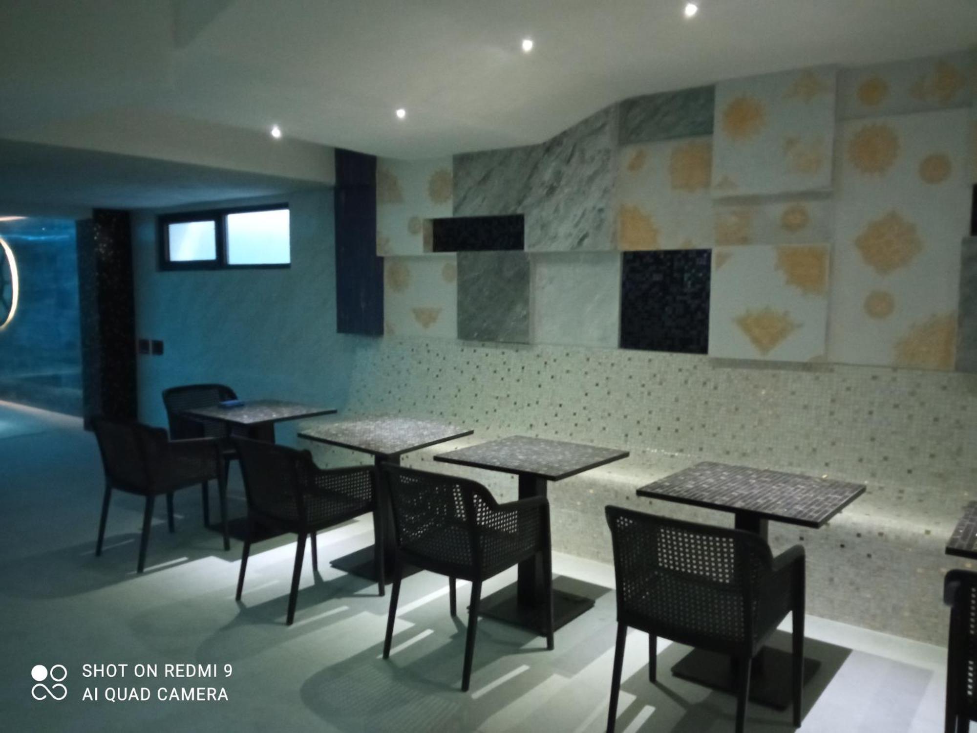 Hn Lux & Spa Veliko Gradiste Bagian luar foto