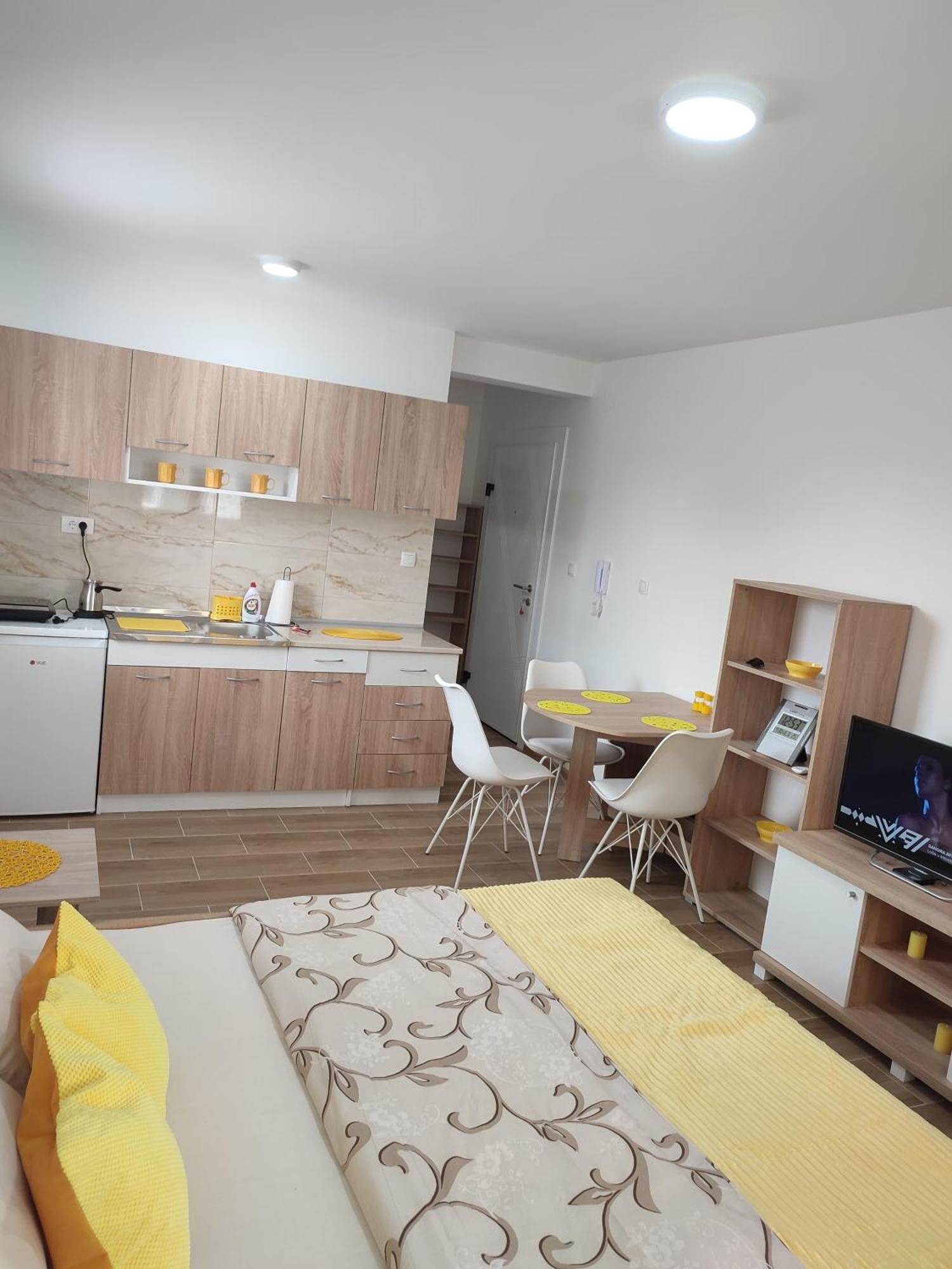 Hn Lux & Spa Veliko Gradiste Bagian luar foto