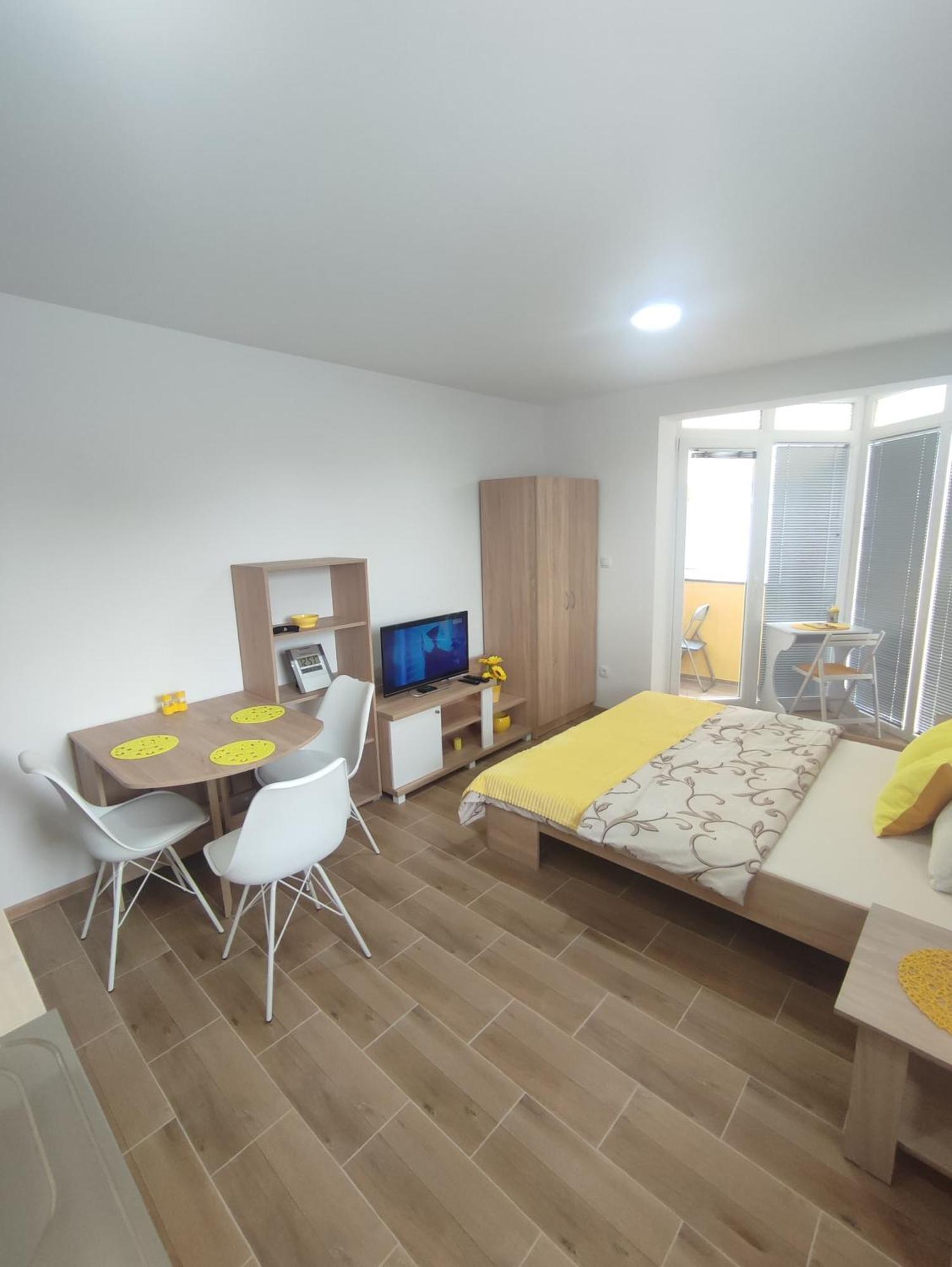 Hn Lux & Spa Veliko Gradiste Bagian luar foto